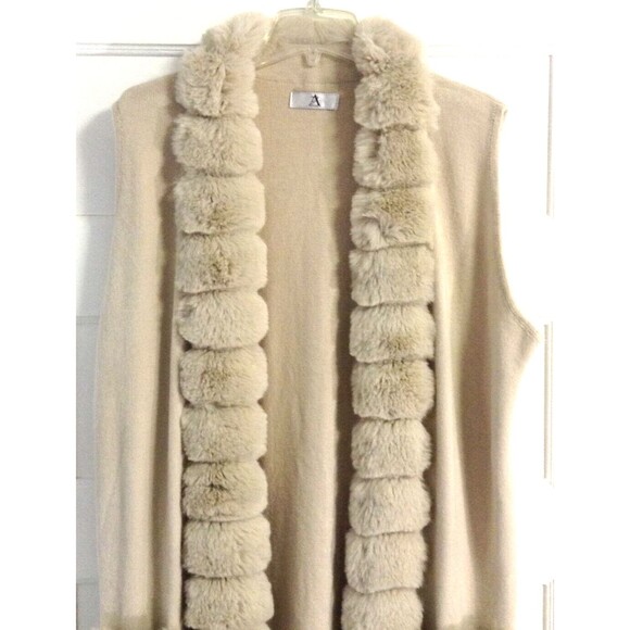 Penny Lane Cardigan Sweater M Beige Faux Fur Pockets Retro Mob Wives Old Money - Picture 3 of 10